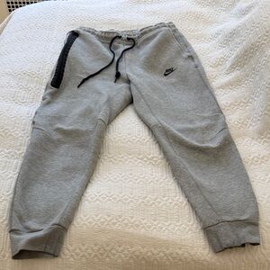 Nike Men’s Light Gray Sweatpant Joggers with Black Accents